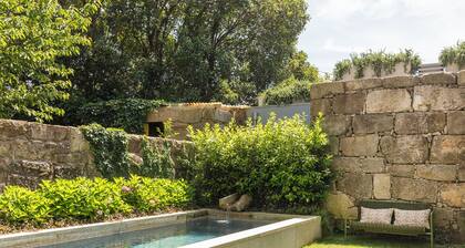 Vandoma Living Suites