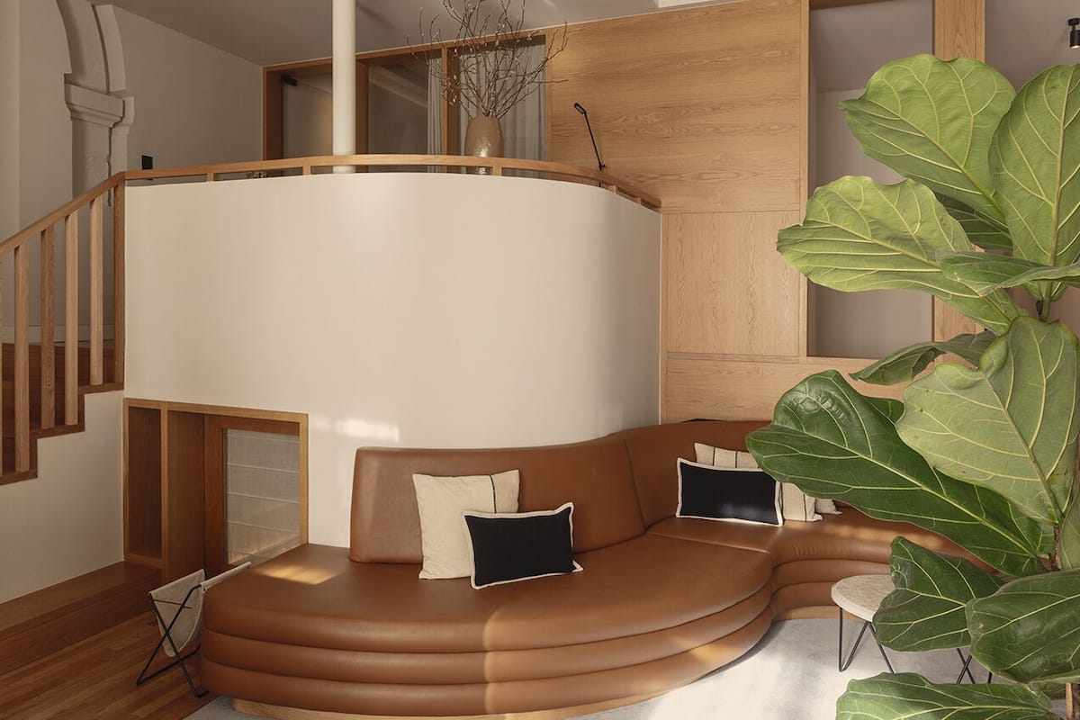 Two-Bedroom Apartment With Garden & Garden View | 起居区 | 43-英寸智能电视（配备数码频道）