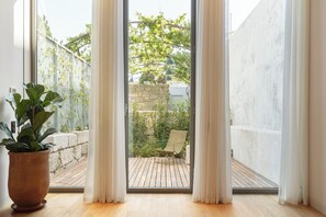 Two-Bedroom Apartment With Garden & Garden View | Vue sur le jardin