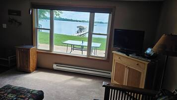 Smart TV, DVD player, stereo