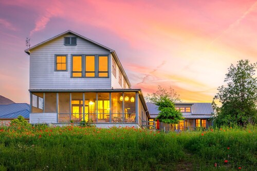 Castroville Riverfront Cottage - Fire Pit, 3 Bedroom, Screen Porch, Kid Friendly