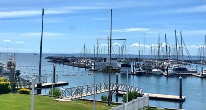 Close to Eastwood Beach 3BR Home w/ Parking @Lota