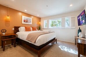 2 bedrooms, travel crib, WiFi, bed sheets - Sur La Mer, beachfront, tidal pools! (San Diego)