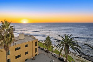 Exterior - Sur La Mer, beachfront, tidal pools! (San Diego)