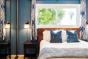 2 bedrooms, travel crib, WiFi, bed sheets - Sur La Mer, beachfront, tidal pools! (San Diego)