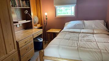 4 bedrooms, desk, free WiFi, bed sheets