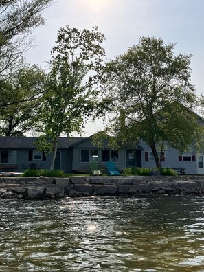 Exterior - Family cottage on the water in Door County. Water toys for adults and kids. (Sturgeon Bay)