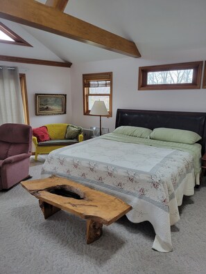 4 bedrooms, desk, free WiFi, bed sheets