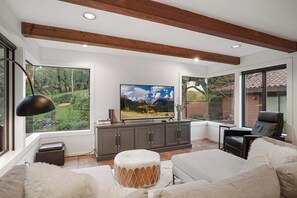 TV, fireplace, stereo, offices