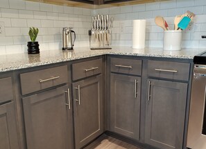 Interior - Cozy long-term stay king bed in Friendswood TX, close to Houston and Clear Lake. (Friendswood)