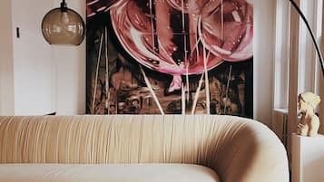 Smart TV, music library