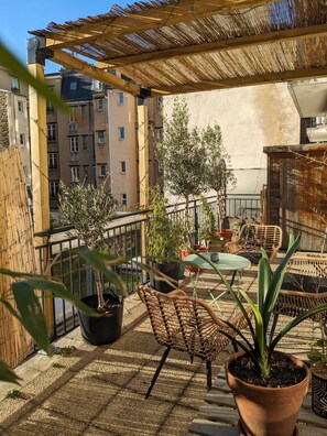Terrace/patio - Loft-style Apartment in the Heart of Charonne Village, in Paris (Paris)