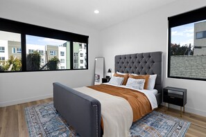 3 habitaciones, escritorio, tabla de planchar con plancha y wifi gratis 