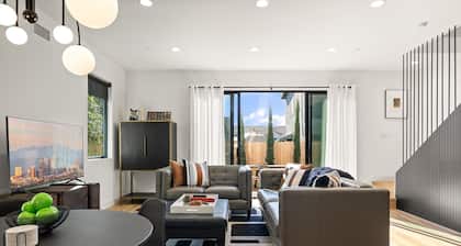 Rooftop 3BR/2.5BA Home with DTLA Views - Steps from Echo Park & Dodger Stadium!