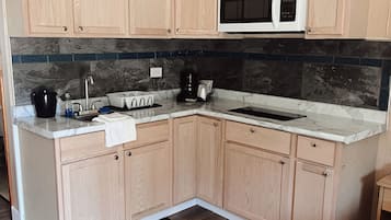Signature Double Room | Private kitchen
