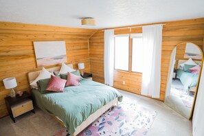 4 Schlafzimmer, Schreibtisch, Bügeleisen/Bügelbrett, Reisekinderbett