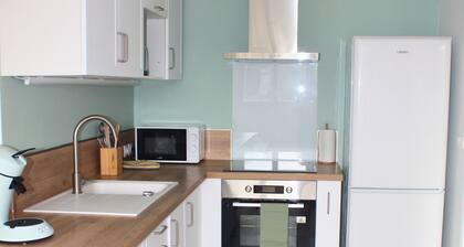 Appt. refait à neuf avec balnéo, idéalement situé prÚs du centre de Mérignac