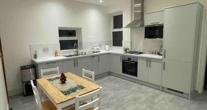 Newly renovated flat in Ahstead