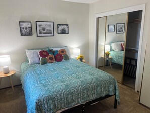 3 soverom, skrivebord, strykejern/-brett og wi-fi (inkludert)