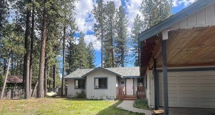 Cozy 3BR Home in Chester Near Lake Almanor and Mt Lassen