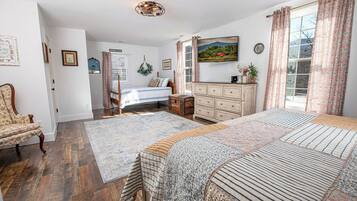 3 chambres, fer et planche à repasser, Wi-Fi gratuit, draps fournis