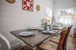 Dining - 4th of July Special Horses, Fireworks Views, Fun (Sevierville)