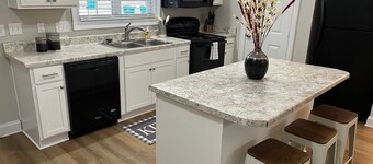 Big a_s House; 4BR 4BA-games,golf,weddings