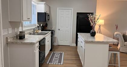 Big a_s House; 4BR 4BA-games,golf,weddings