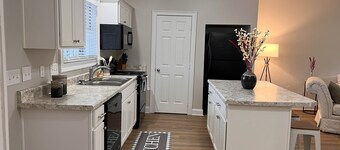 Big a_s House; 4BR 4BA-games,golf,weddings
