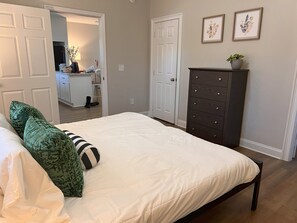 4 soverom, wi-fi (inkludert) og sengetøy