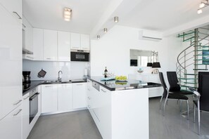 Fridge, microwave, oven, dishwasher