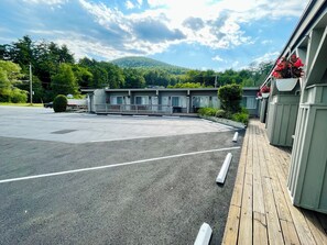 Exterior - Waters Edge Lodge (Diamond Point)