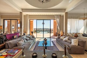 Smart TV, fireplace, video games - VILLA KS, HEAVEN OF PEACE IN MARRAKECH
(MARRAKECH)