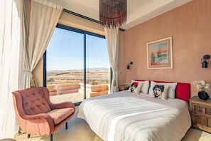 4 Schlafzimmer, Zimmersafe, Bügeleisen/Bügelbrett, Reisekinderbett