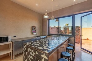 Fridge, microwave, oven, stovetop - VILLA KS, HEAVEN OF PEACE IN MARRAKECH
(MARRAKECH)