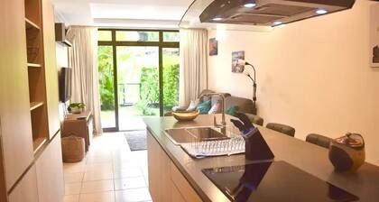 2 BR 2 Bath Luxury Condo with Exclusive Swim-Up Bar/Restaurant