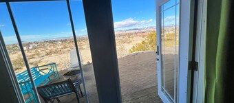 Hilltop Cabin + Starlink + Views + 10 mins to Park