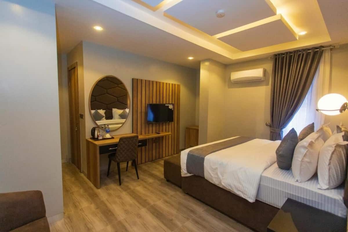 1 bedroom, in-room safe, free WiFi