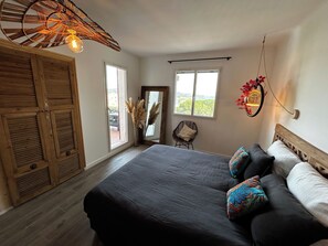 5 Schlafzimmer, Schreibtisch, Bügeleisen/Bügelbrett, kostenloses WLAN