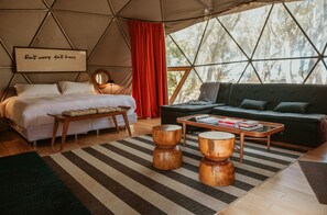 Hochwertige Bettwaren, Daunenbettdecken, Select-Comfort-Betten, Minibar