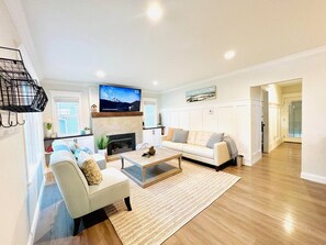 Télévision, cheminée