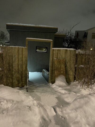 Lyxigt Boende med Bastu Kallpool och Närhet Till Fantastiska Restauranger!