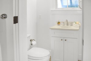 مناشف، صابون، ورق حمّام