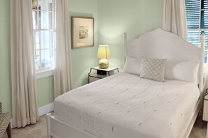 2 عدّة غرف نوم ومكواة/لوح كي وواي فاي وملاءات أسرّة