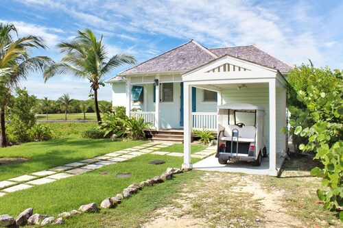 2 Bed 2 Bath Waterfront House located in Schooner Bay, Abaco