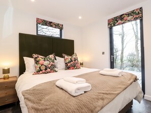 1 quarto, individualmente decorados, individualmente mobiliados