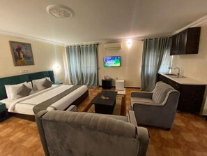Executive Room | 1 bedroom, in-room safe, free WiFi - Chateau De La-Ray (Abuja)
