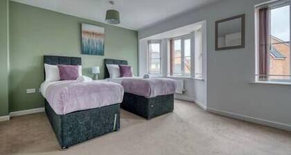 Beautiful 5 Bed House Free WIFI
