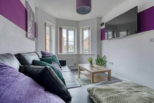 Beautiful 5 Bed House Free WIFI