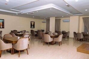 Restaurant - Alheri Royal Apartment (Abuja)